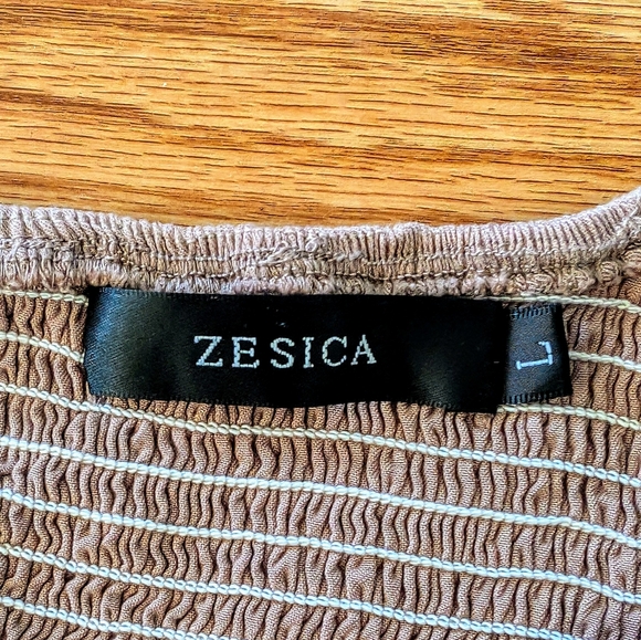 ZESICA Beige Crew Neck, Flutter Sleeve, Tiered Skirt, Short A-line Dress, Size L - Picture 5 of 6